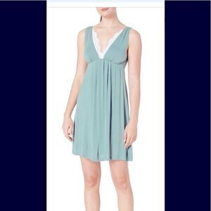 🛍Arabella Forest Green sexy night gown Sleepwear Size: Small 🎊